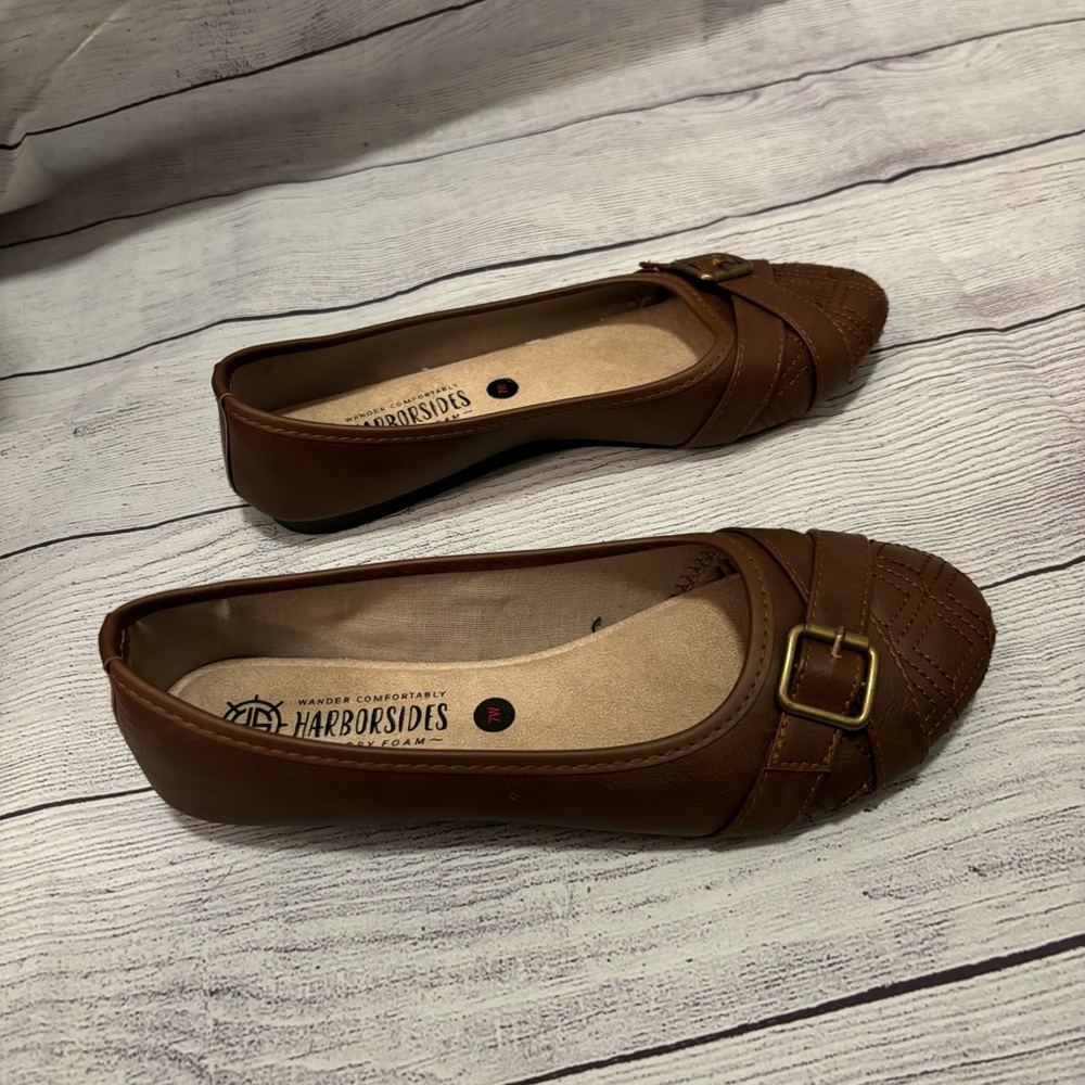 Wide Width Women’s Flats (Loc #3)